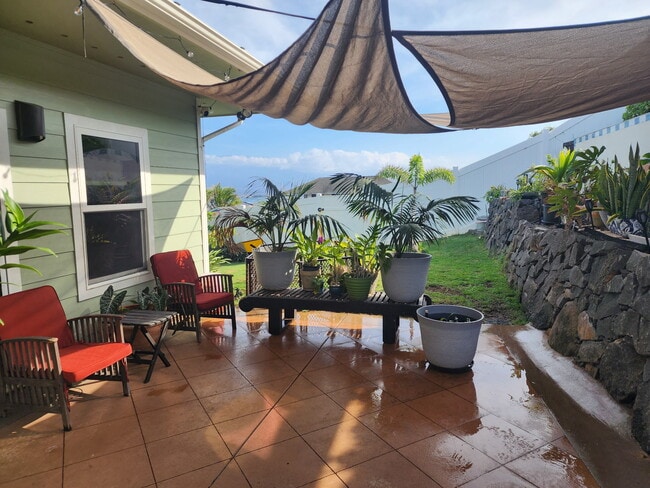 Building Photo - 1367 Kakae Pl