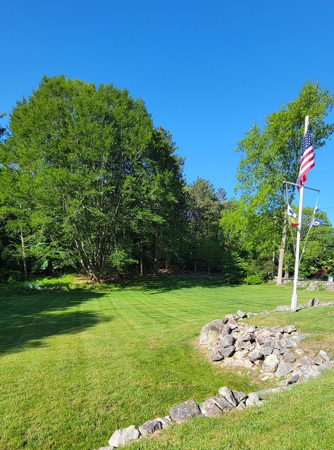 Building Photo - 45 Elm St