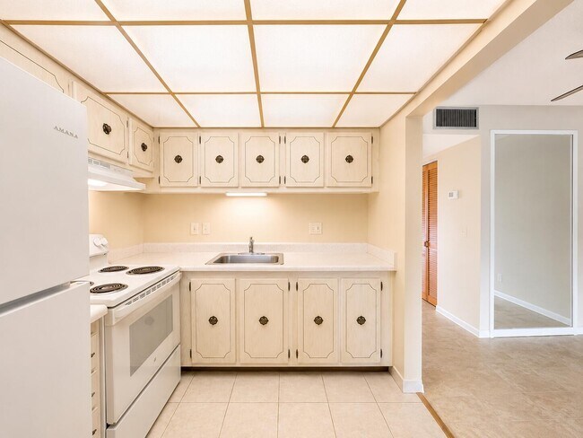 Building Photo - 555 Purdy Ln