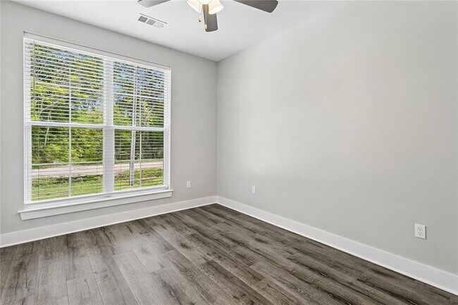 Building Photo - 60407 Vermillion Dr