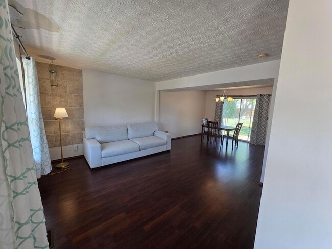 Building Photo - 7006 Finchley Dr