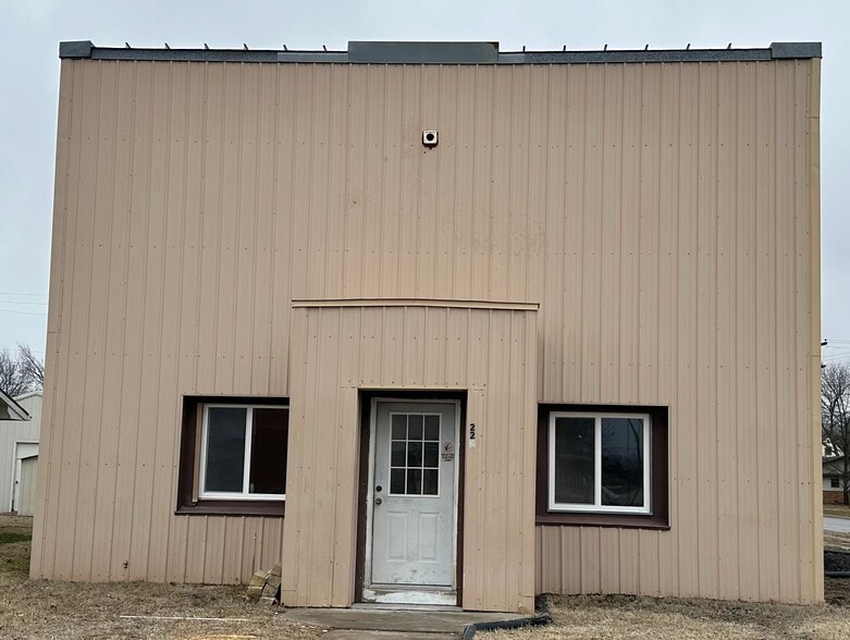Building Photo - 223 N Sycamore St