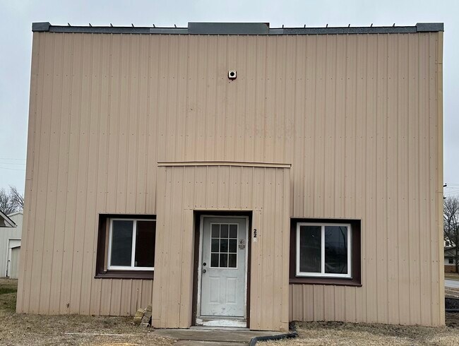 Primary Photo - 223 N Sycamore St