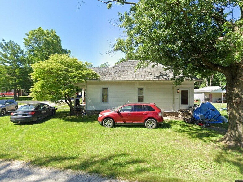 Building Photo - 435 S Cedar St