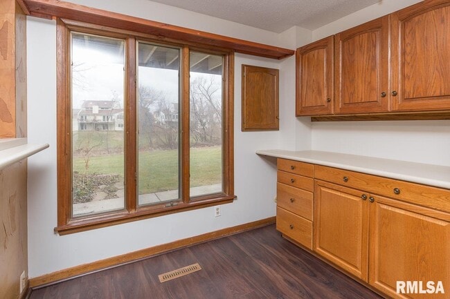 Building Photo - 3084 Parkwild Dr