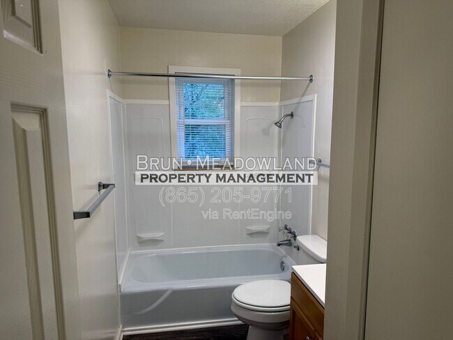 Building Photo - 1424 McArthur Rd