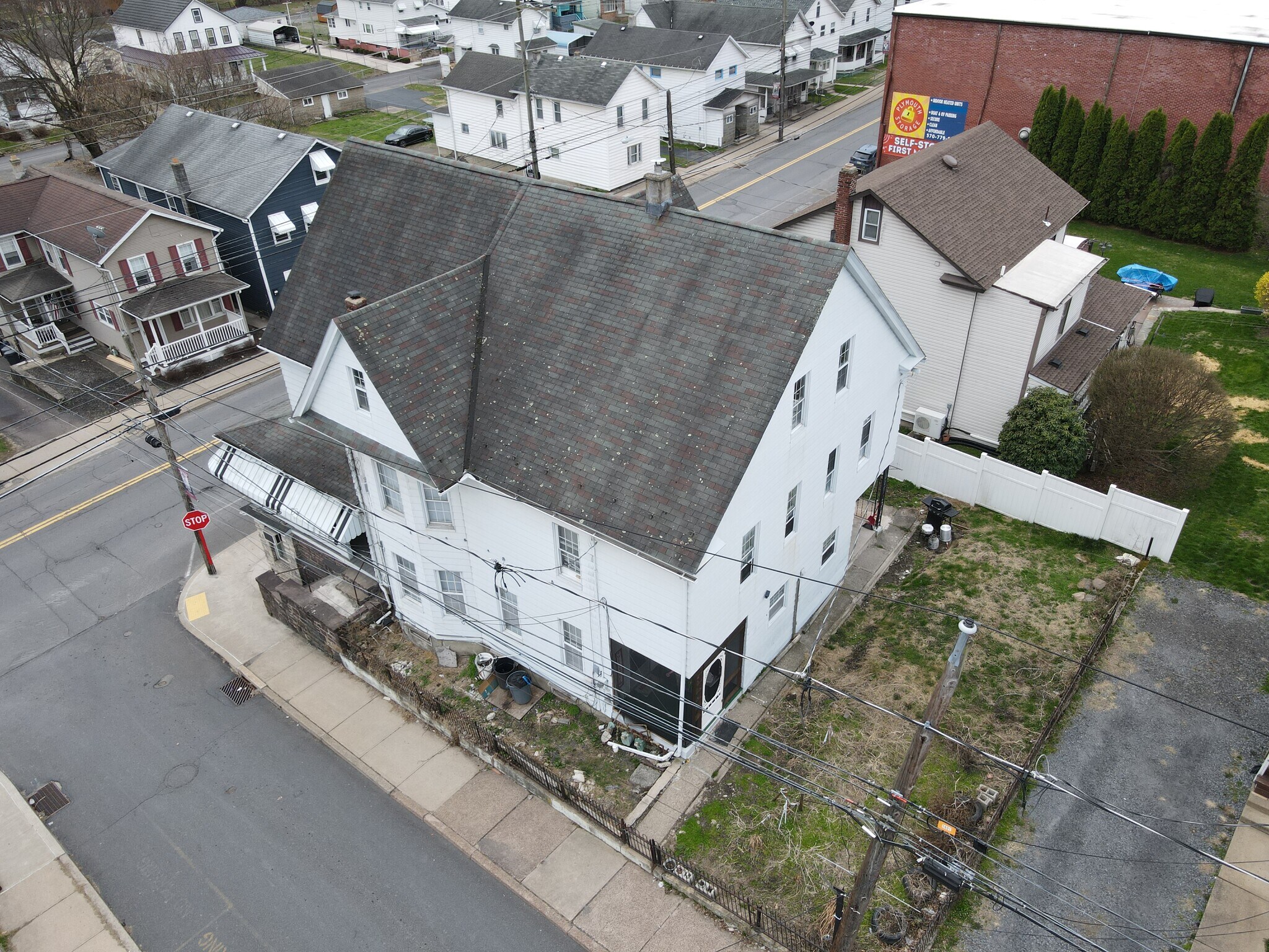 Building Photo - 601 W Main St