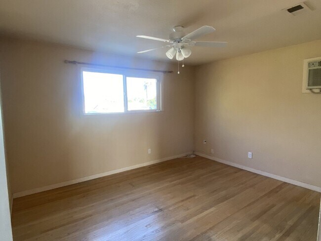 Building Photo - Charming 4 Bedroom, 2 Bath Home