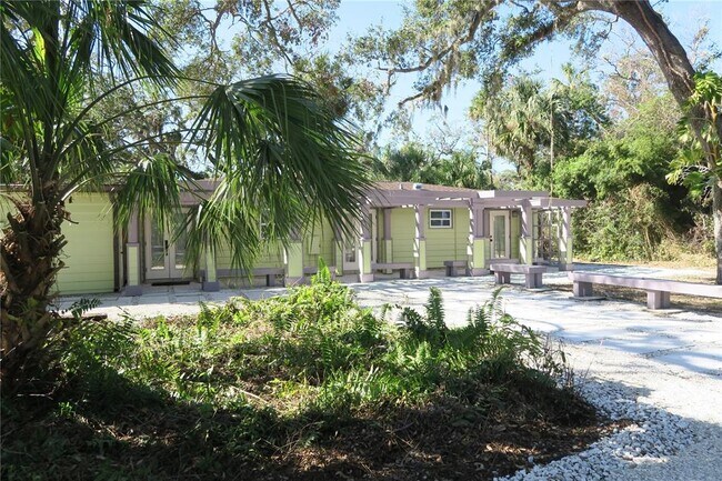 Building Photo - 3400 Clark Dr
