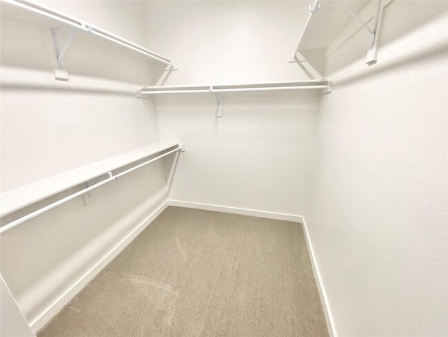 Building Photo - 837 Emerling Dr