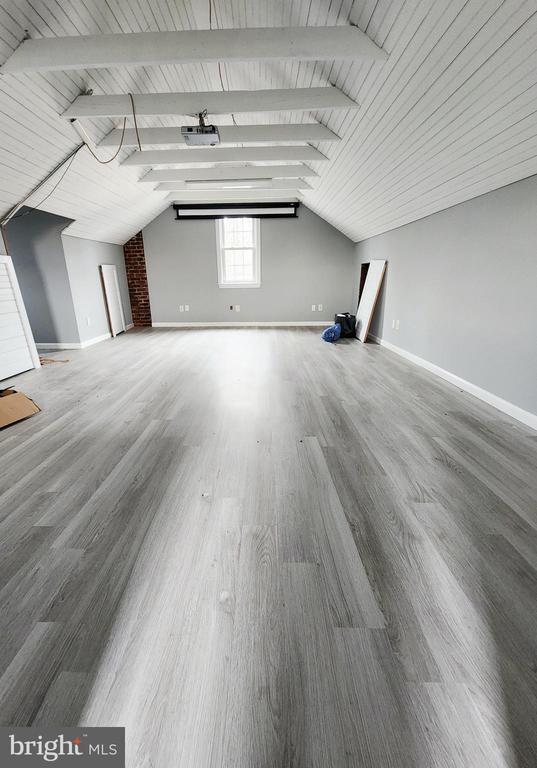 Building Photo - 80 E Main St