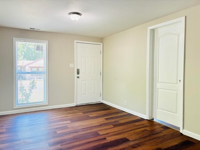 Building Photo - 506 Bonny St