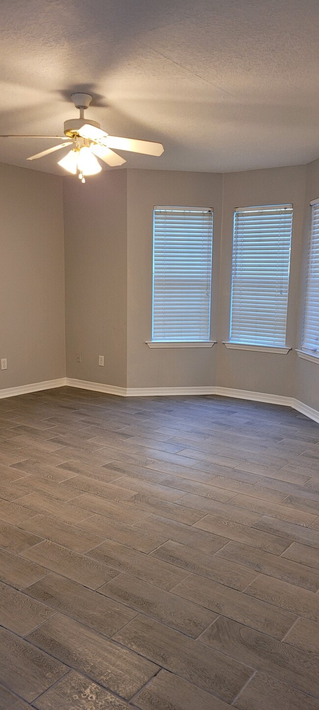 Building Photo - 1989 Todd Cove