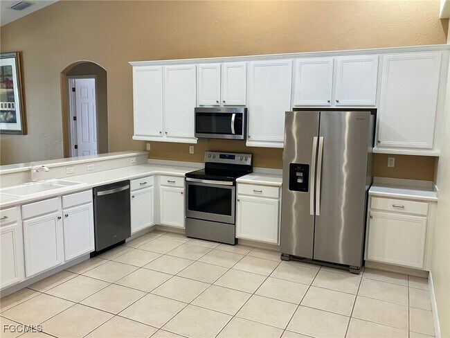 Building Photo - 8766 Tropical Ct