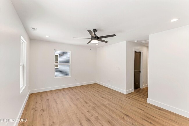 Building Photo - 3425 Garden Dr