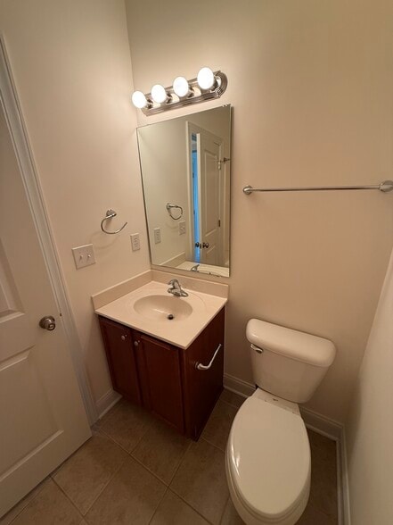 Full Bath - 6017 Lettered Olive Pl
