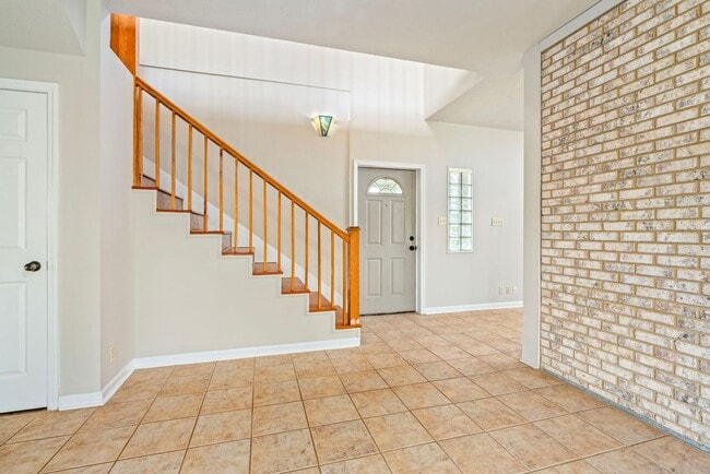 Building Photo - 936 Girls Ranch Rd