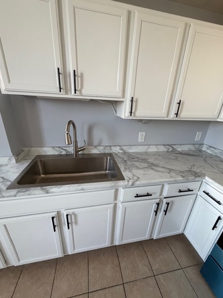 Building Photo - 205 Plum St