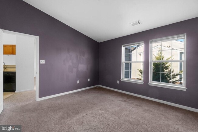 Building Photo - 8200 Blue Heron Dr