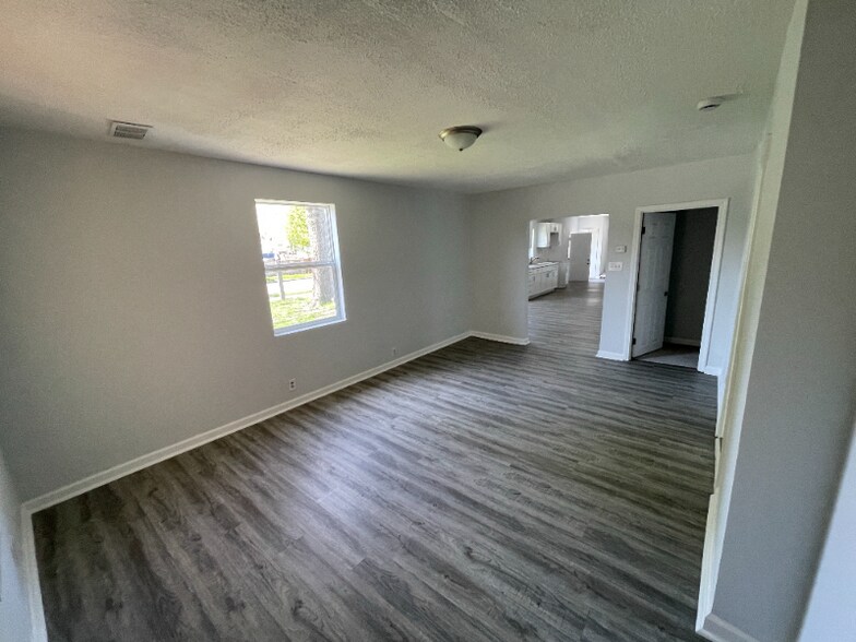 Building Photo - 4004 E Michigan St