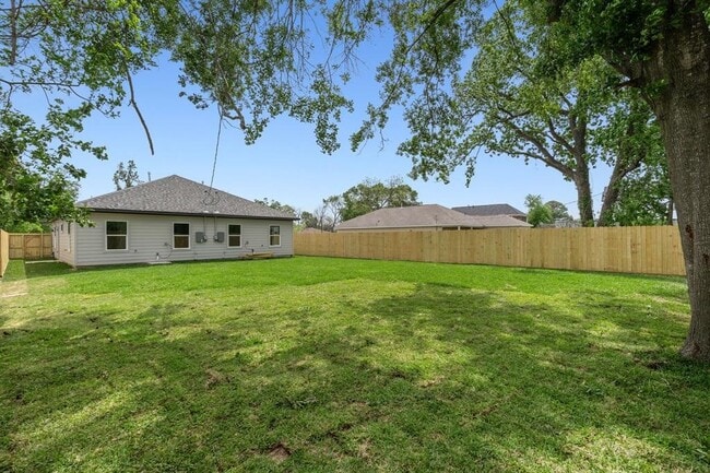 Building Photo - 1026 Junell St