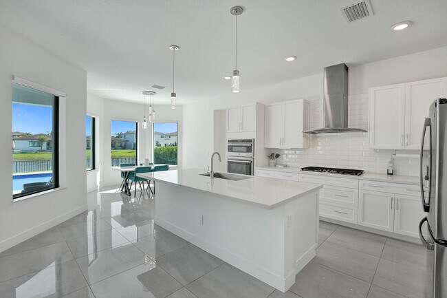 Building Photo - 10850 Oceano Wy
