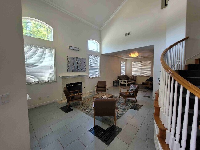 Building Photo - 17900 Gridley Rd