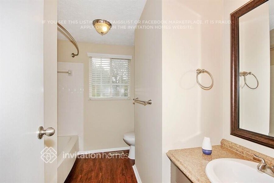 Building Photo - 2647 Morgan Lake Dr NE