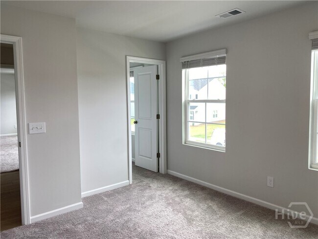 Building Photo - 105 Stillhouse Dr