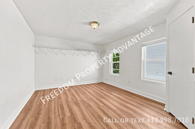 Building Photo - 1717 Sidney St