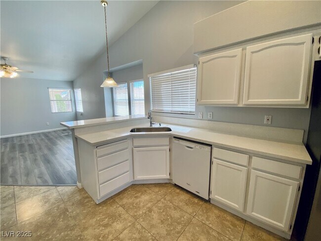 Building Photo - 7846 Fandango Ct