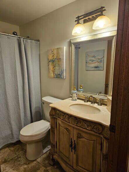 Upstairs bathroom - S818 Goldfinch Ct