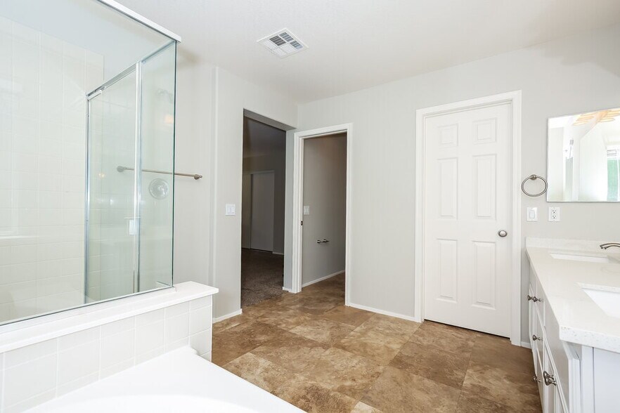 Building Photo - 6231 Blushing Willow St