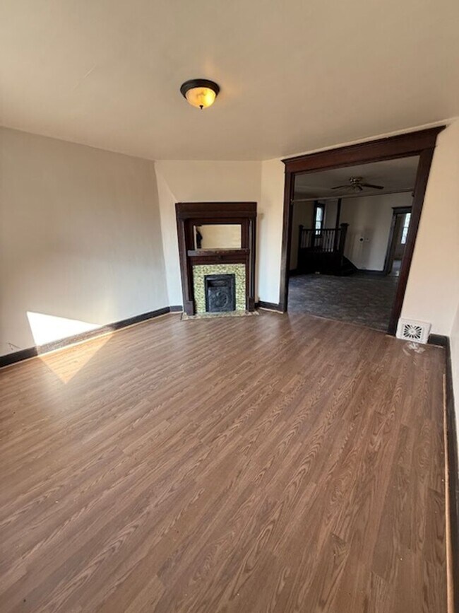 Building Photo - 205-207 West Oregon Street