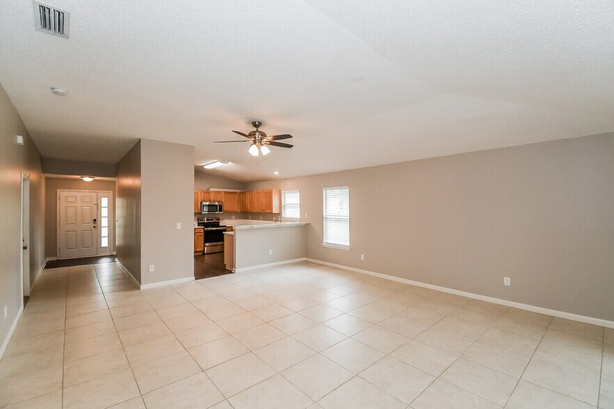 Building Photo - 228 Prince Phillip Dr