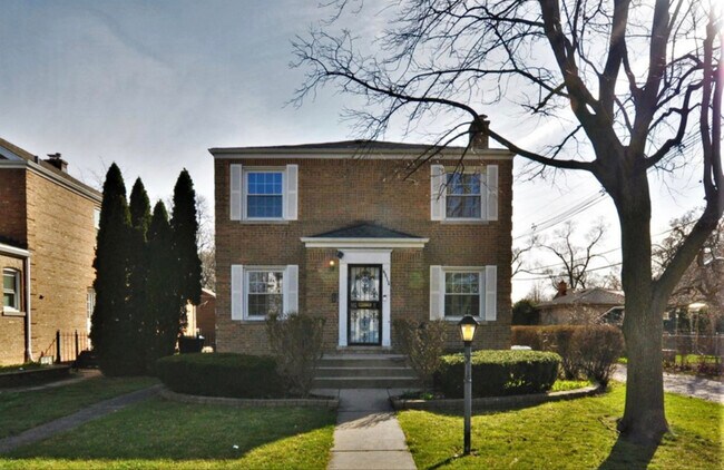 Building Photo - 6815 N Lowell Ave