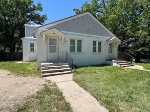 Building Photo - 1535 N Holyoke St