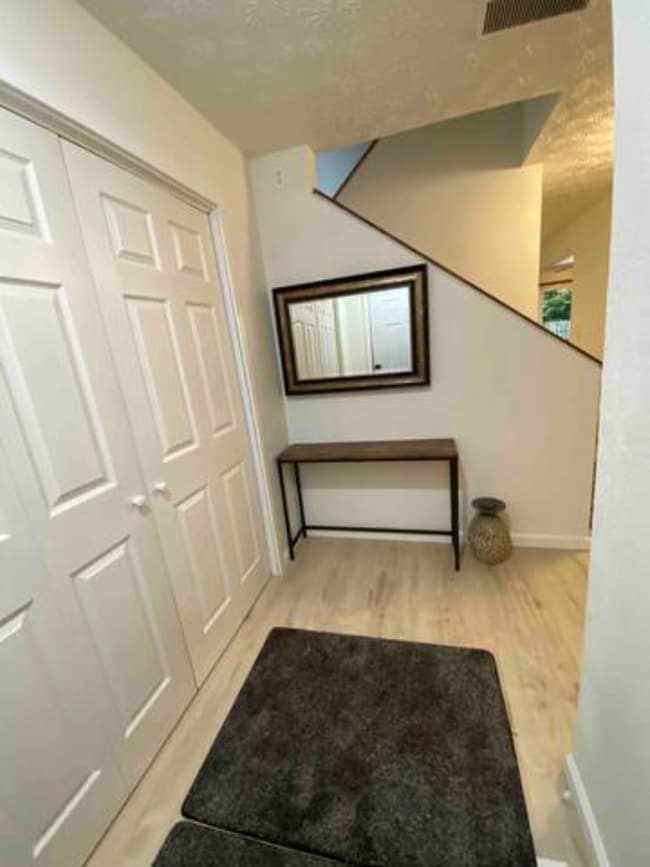 Building Photo - 5422 Larkspur Cir