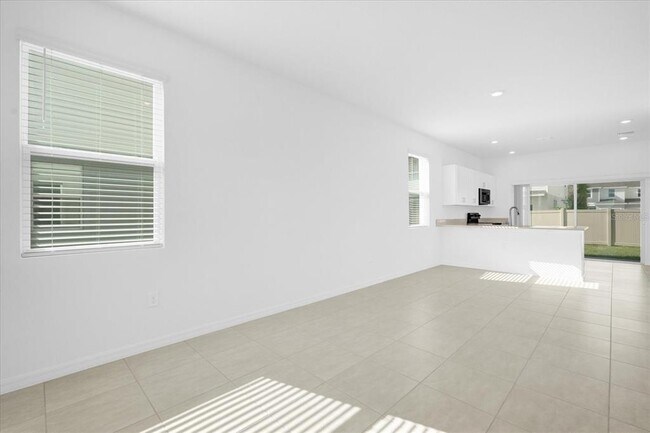 Building Photo - 3371 Composition St