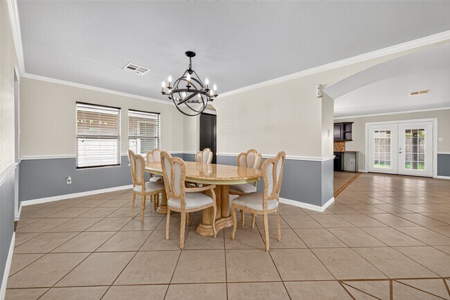 Building Photo - 20151 Pioneer Ridge Dr