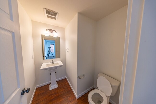 Building Photo - Three bedroom home one block from Battle Ground Village. - With AC