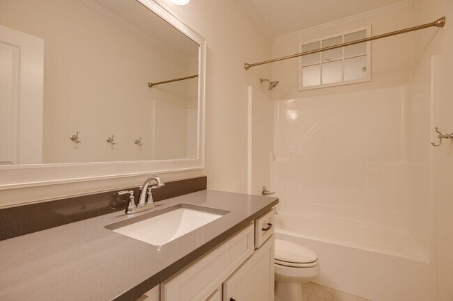 Building Photo - 3125 Sassafras Ln