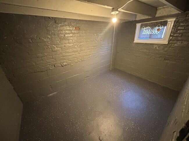 Building Photo - 3-bed gem for rent in Gary!