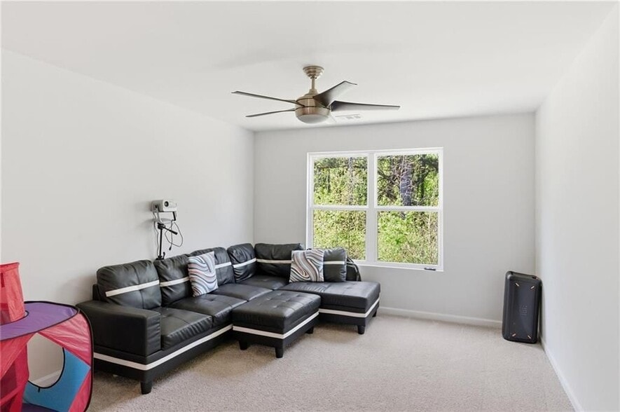 Building Photo - 296 Maple Brook Dr