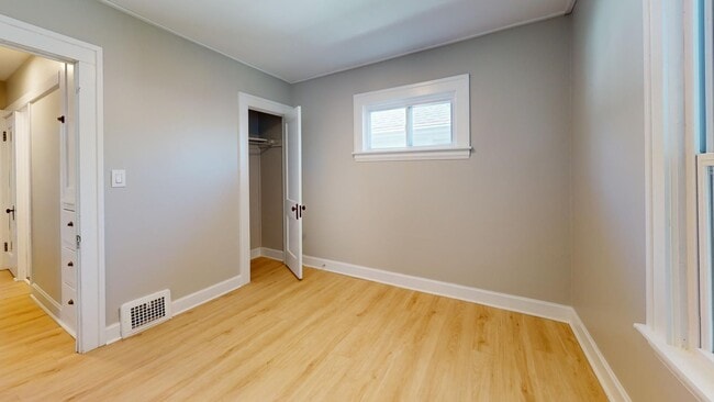 Building Photo - For August Move-In - West Blvd Area - 2 Bedroom Single Family Home