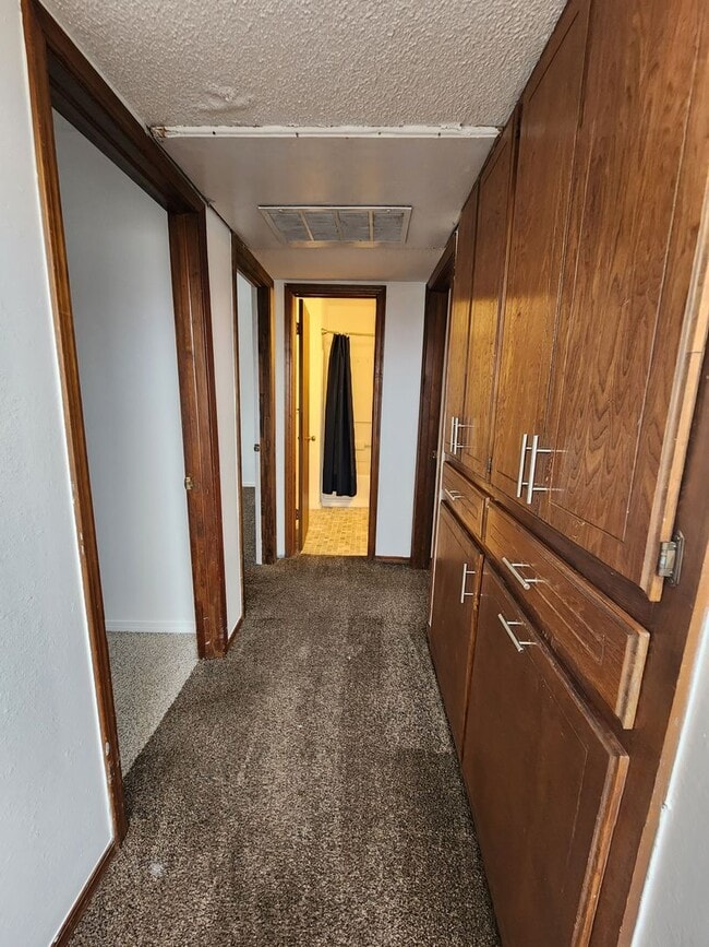 Building Photo - Cute 3 bedroom Townhome in Shawnee!