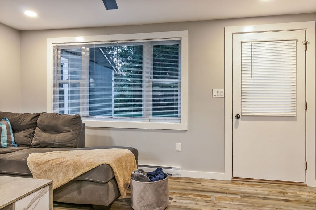 Building Photo - 36 Pequotsepos Rd