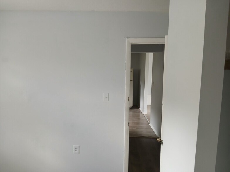 Building Photo - 18 Wolfe Dr