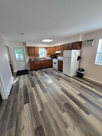 Building Photo - 1452 Broadway