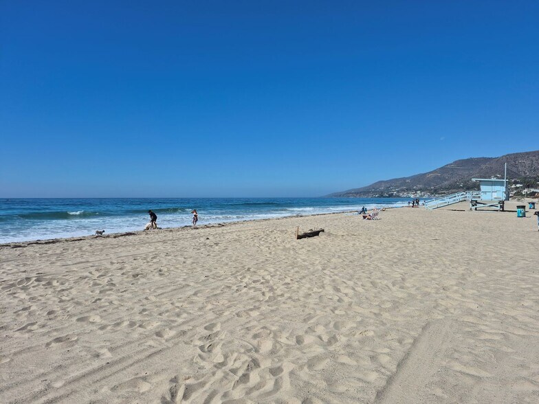 Building Photo - 6456 Surfside Way